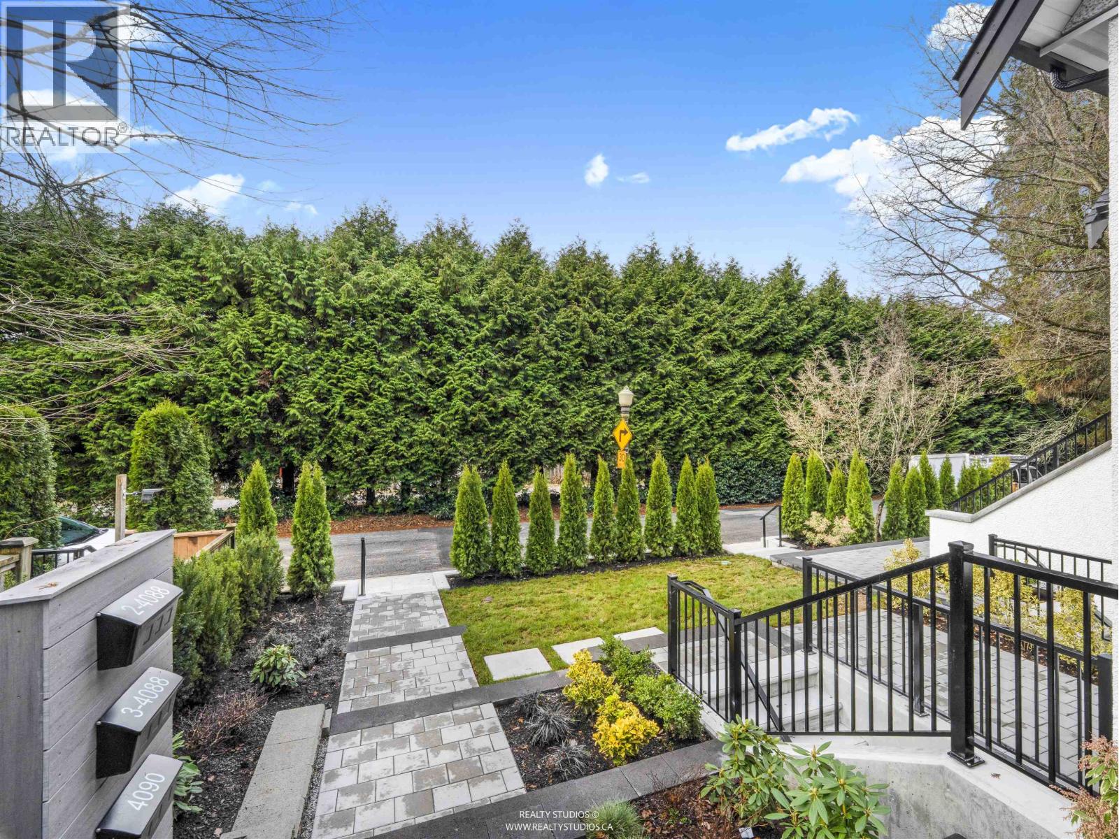 3 4088 MAPLE CRESCENT, Vancouver