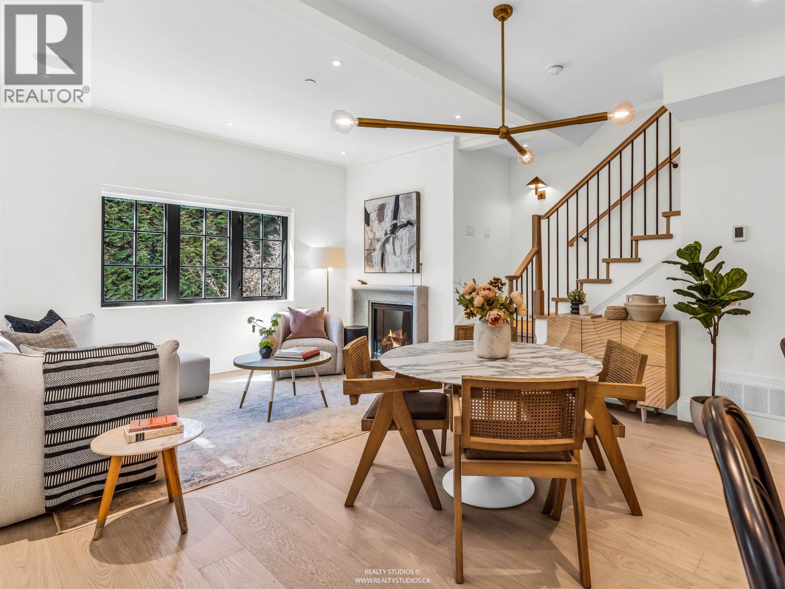 3 4088 MAPLE CRESCENT, Vancouver