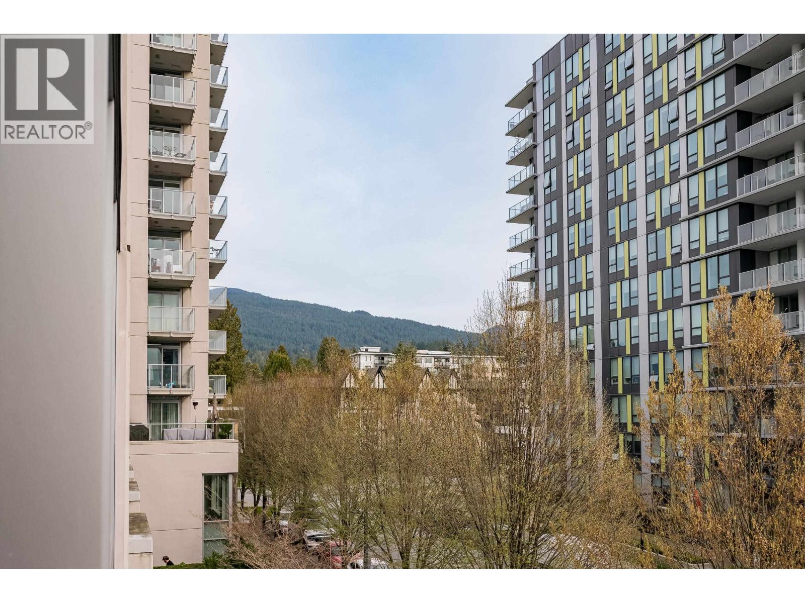 319 135 E 17TH STREET, North Vancouver