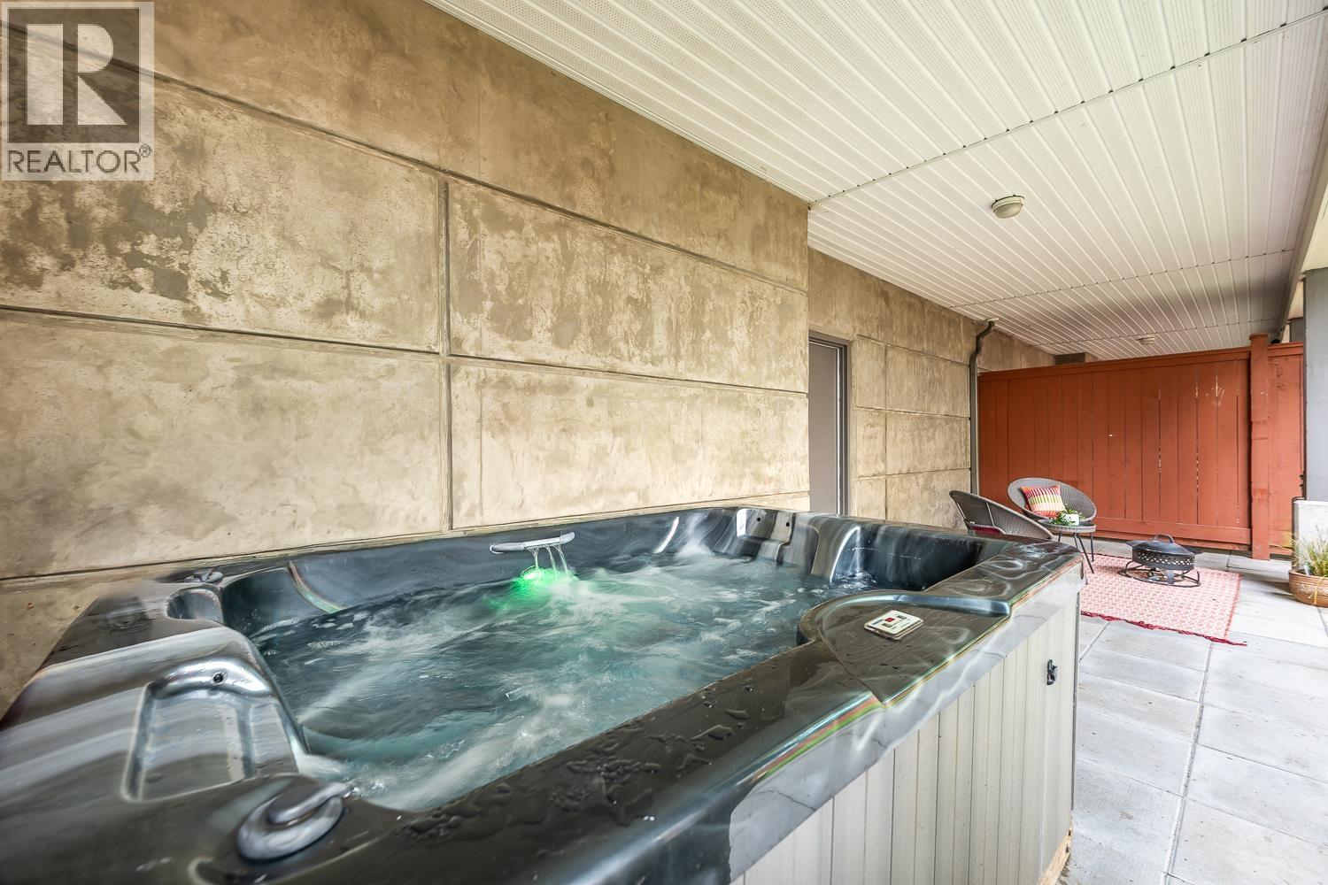 35 40632 GOVERNMENT ROAD, Squamish