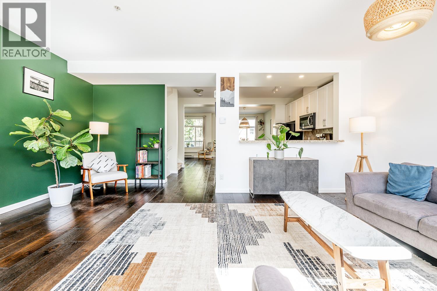 35 40632 GOVERNMENT ROAD, Squamish