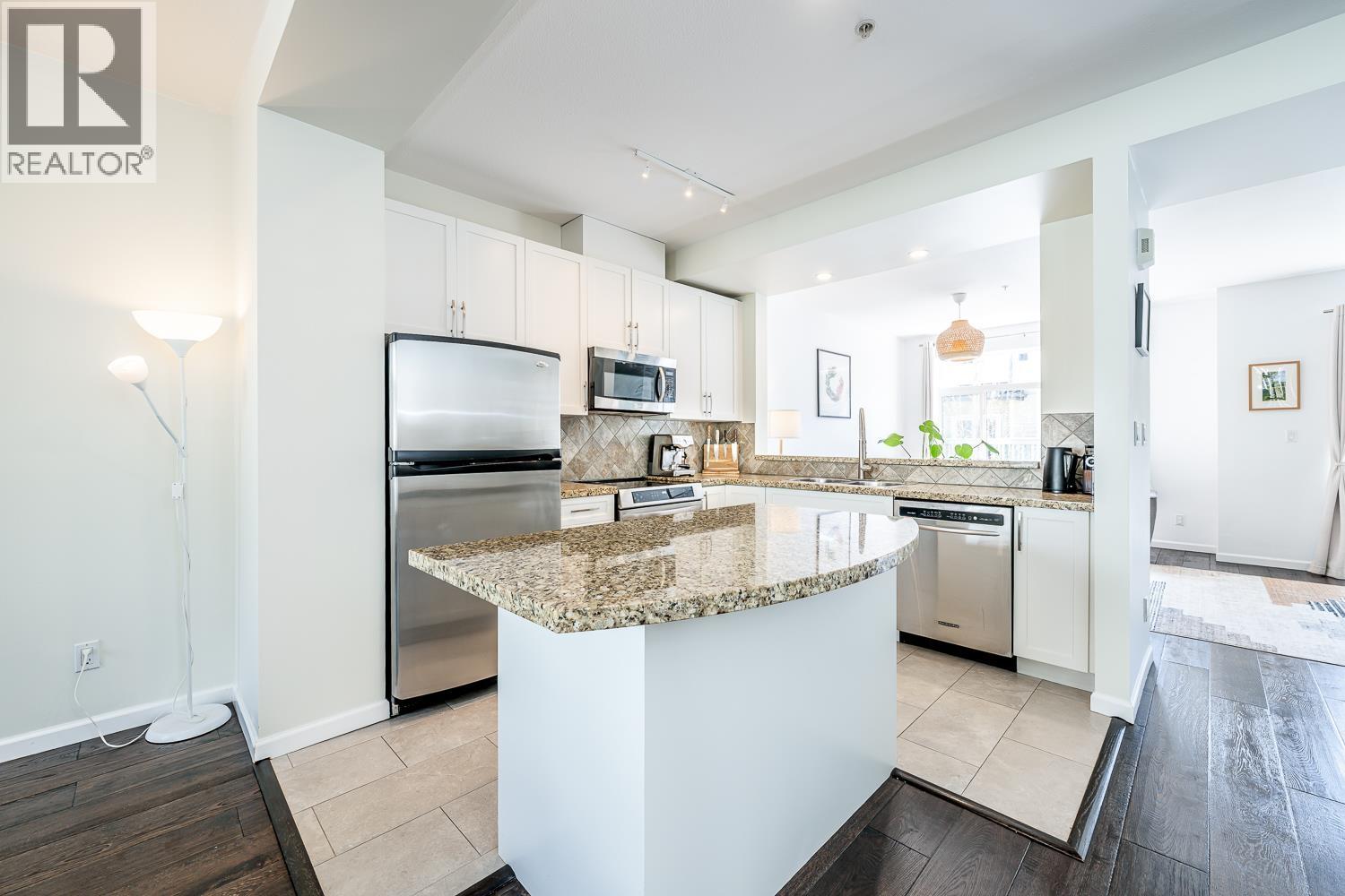 35 40632 GOVERNMENT ROAD, Squamish