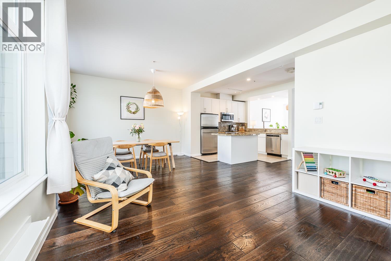 35 40632 GOVERNMENT ROAD, Squamish