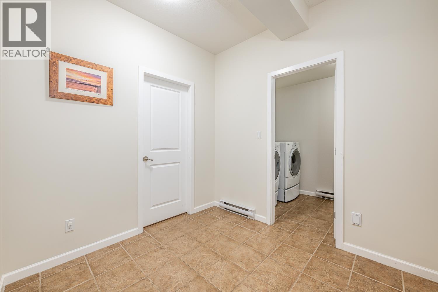 35 40632 GOVERNMENT ROAD, Squamish