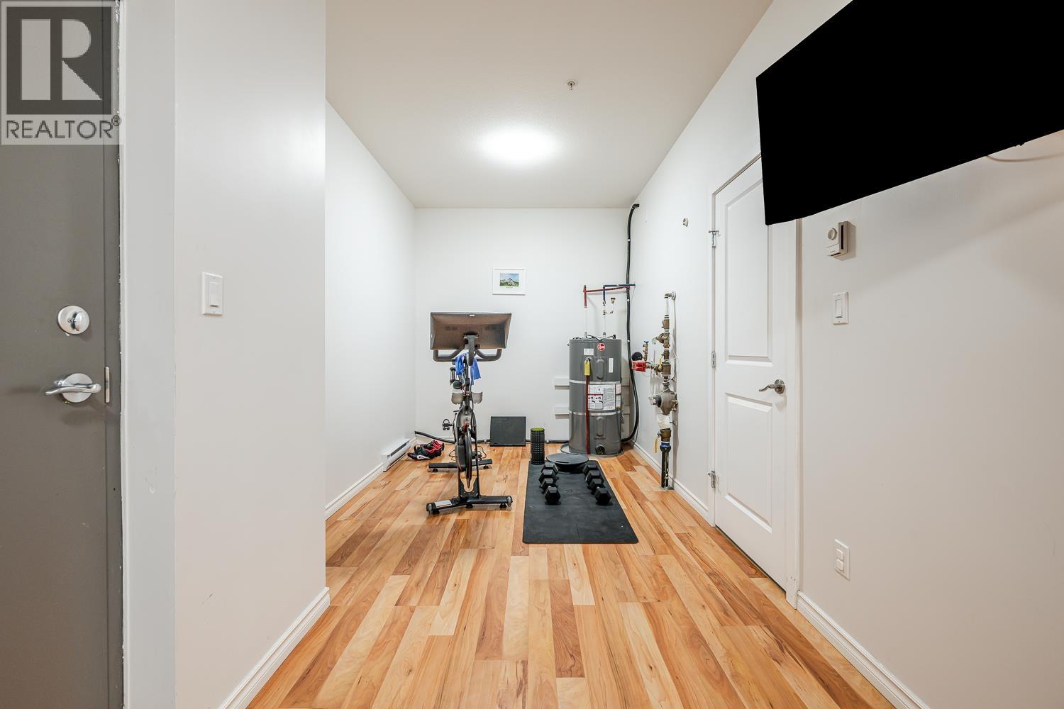 35 40632 GOVERNMENT ROAD, Squamish