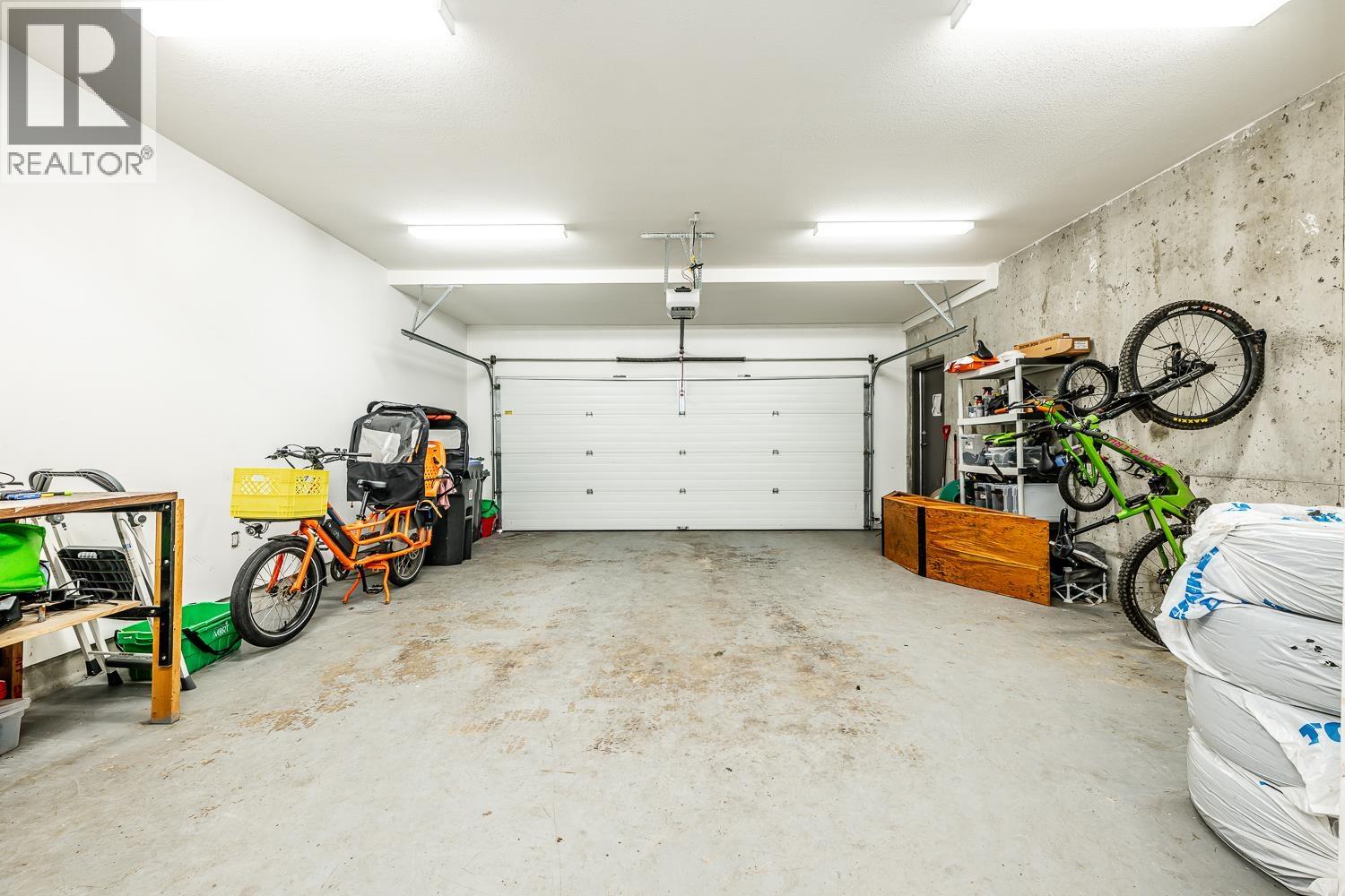 35 40632 GOVERNMENT ROAD, Squamish