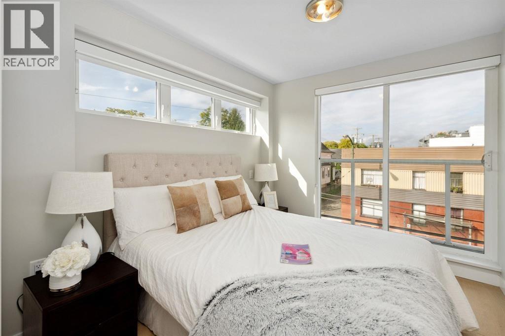 2512 FRASER STREET, Vancouver