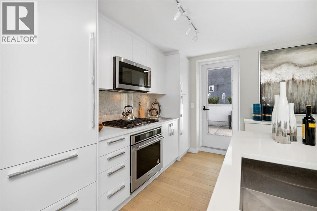 2512 FRASER STREET, Vancouver