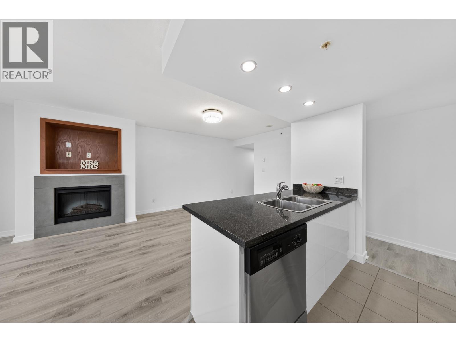 1601 9180 HEMLOCK DRIVE, Richmond