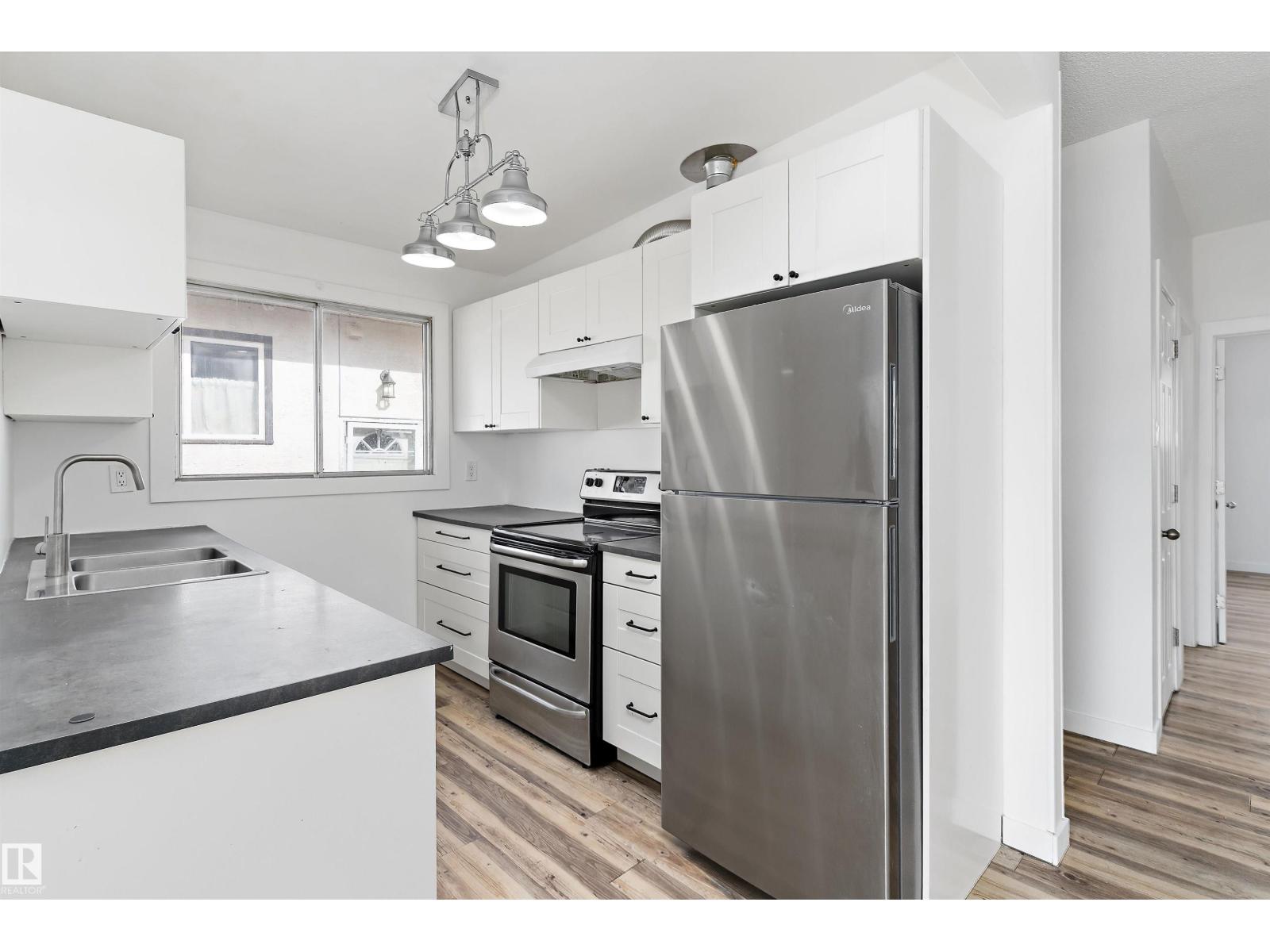 6103-6105 97A AV NW, Edmonton