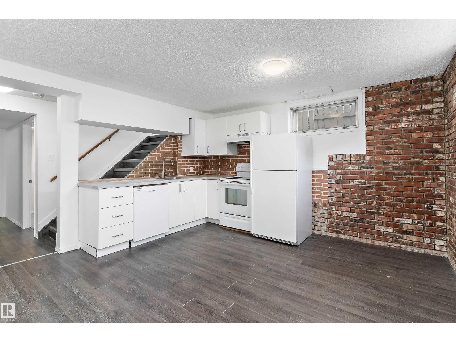 6103-6105 97A AV NW, Edmonton