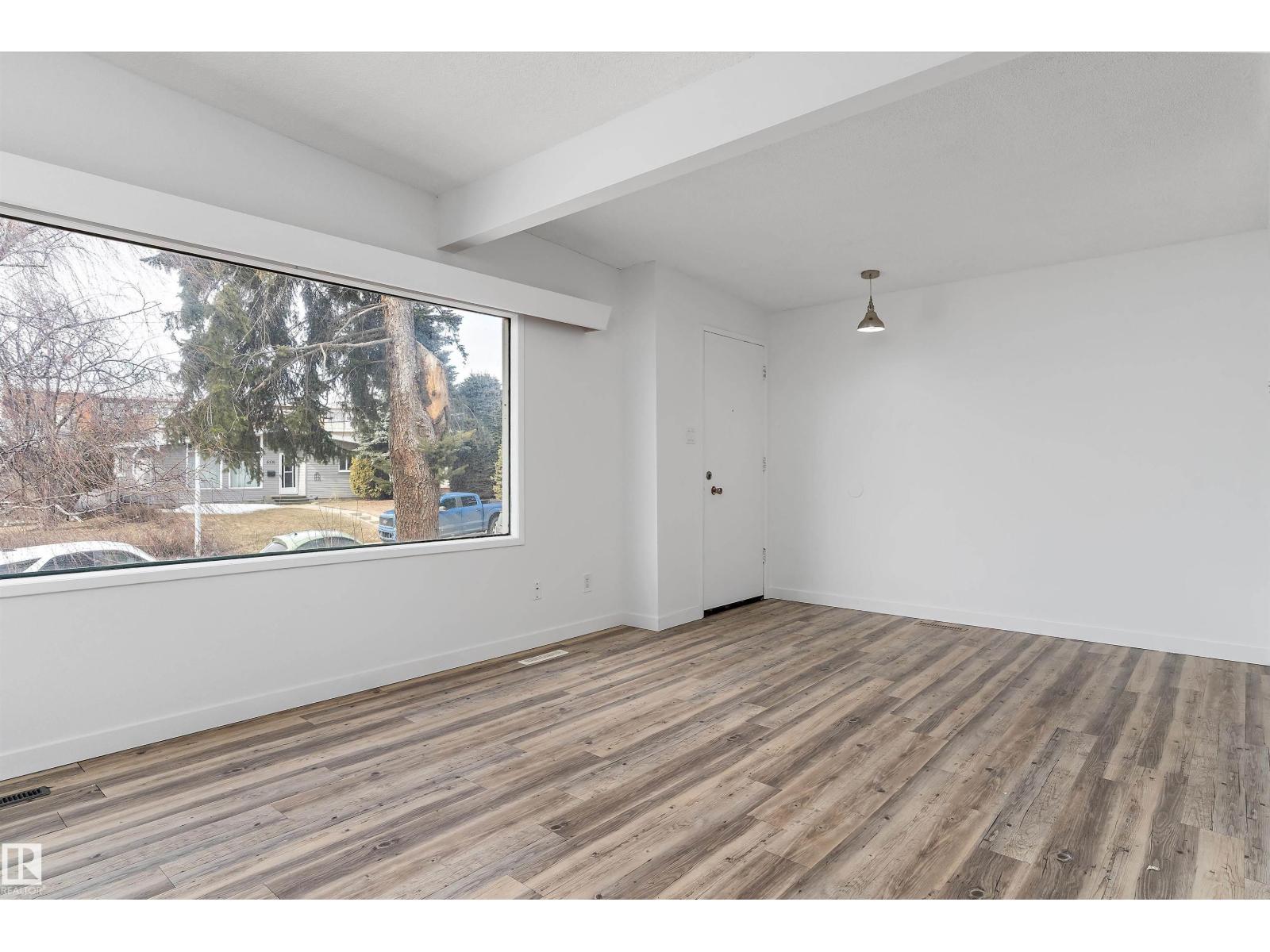 6103-6105 97A AV NW, Edmonton