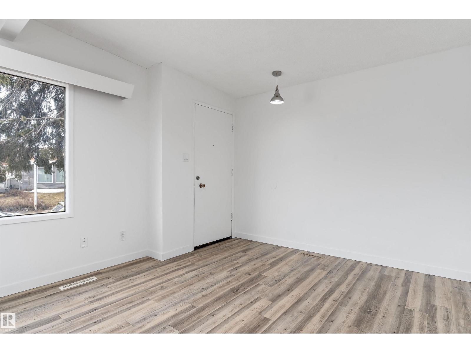 6103-6105 97A AV NW, Edmonton