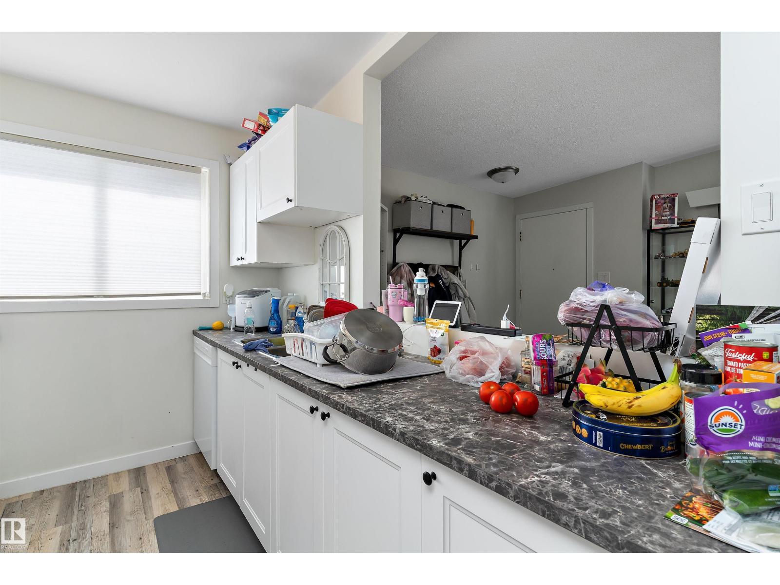 6103-6105 97A AV NW, Edmonton