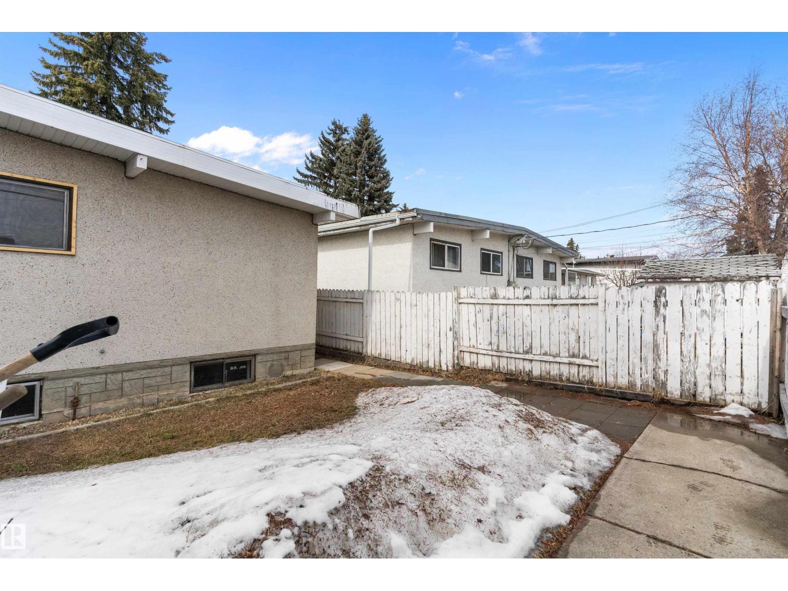 6103-6105 97A AV NW, Edmonton