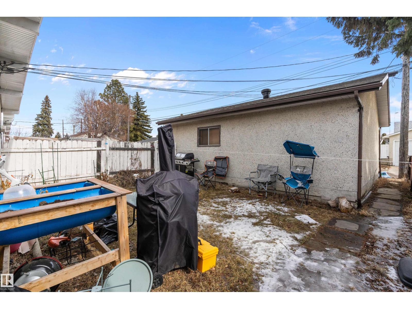 6103-6105 97A AV NW, Edmonton