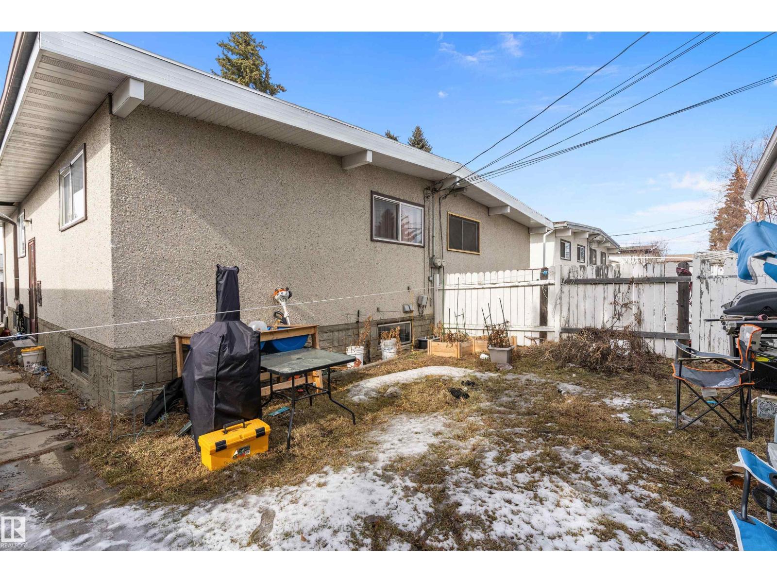 6103-6105 97A AV NW, Edmonton