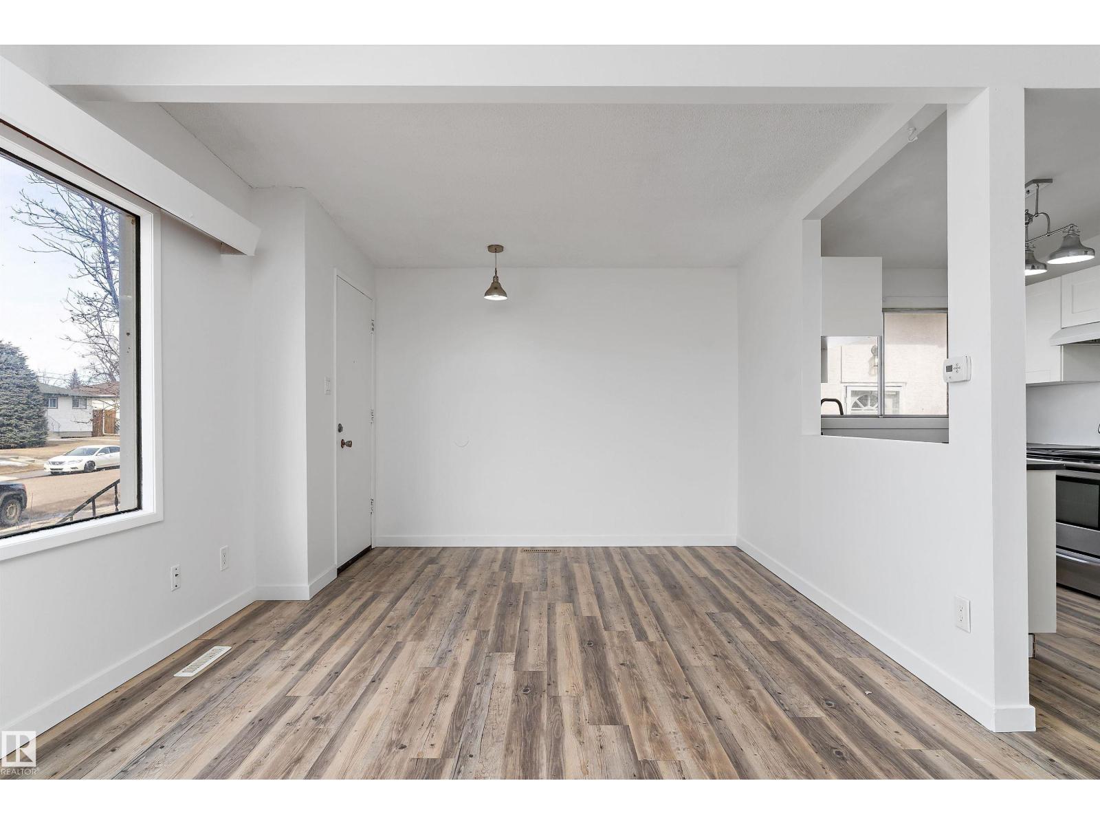 6103-6105 97A AV NW, Edmonton