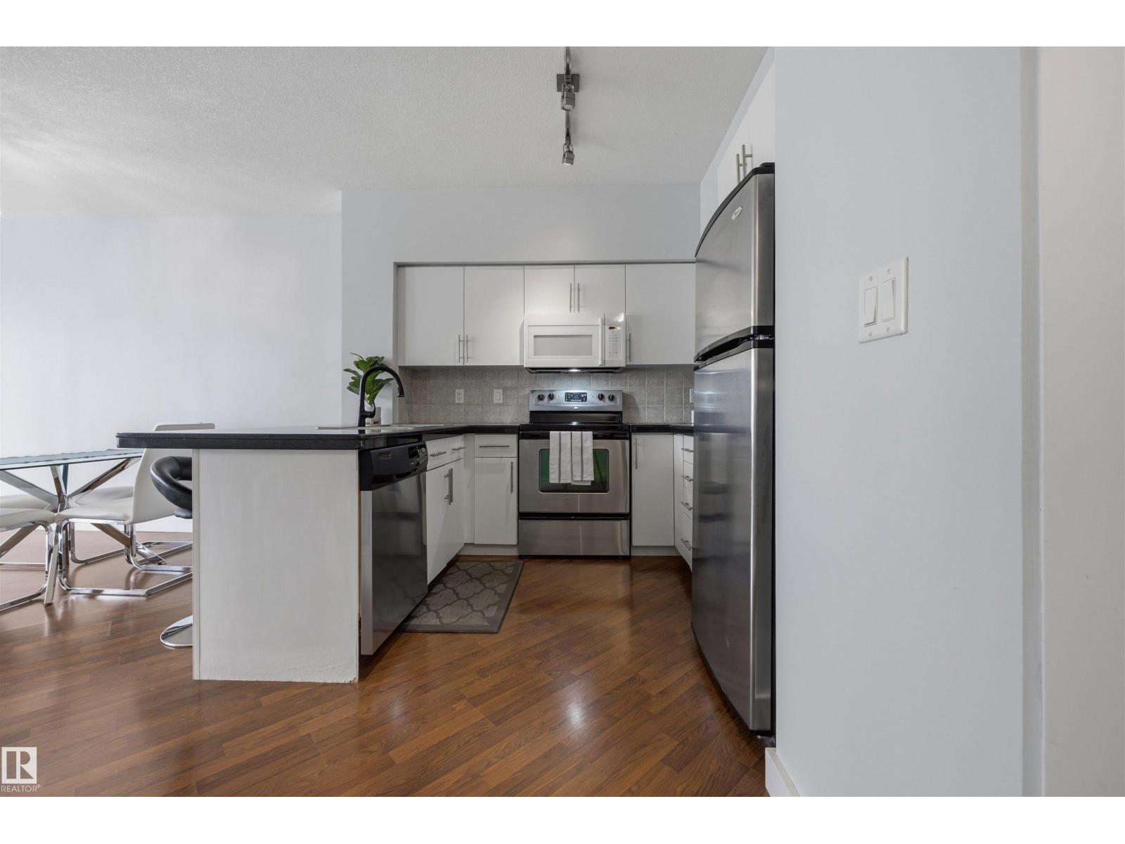 #1403 10136 104 ST NW, Edmonton