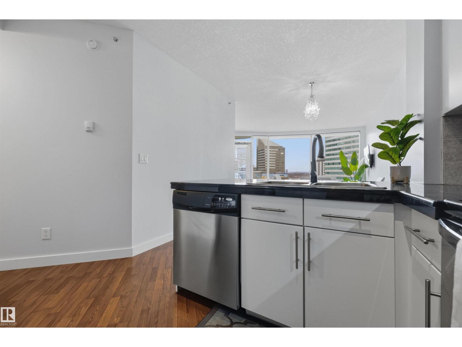 #1403 10136 104 ST NW, Edmonton