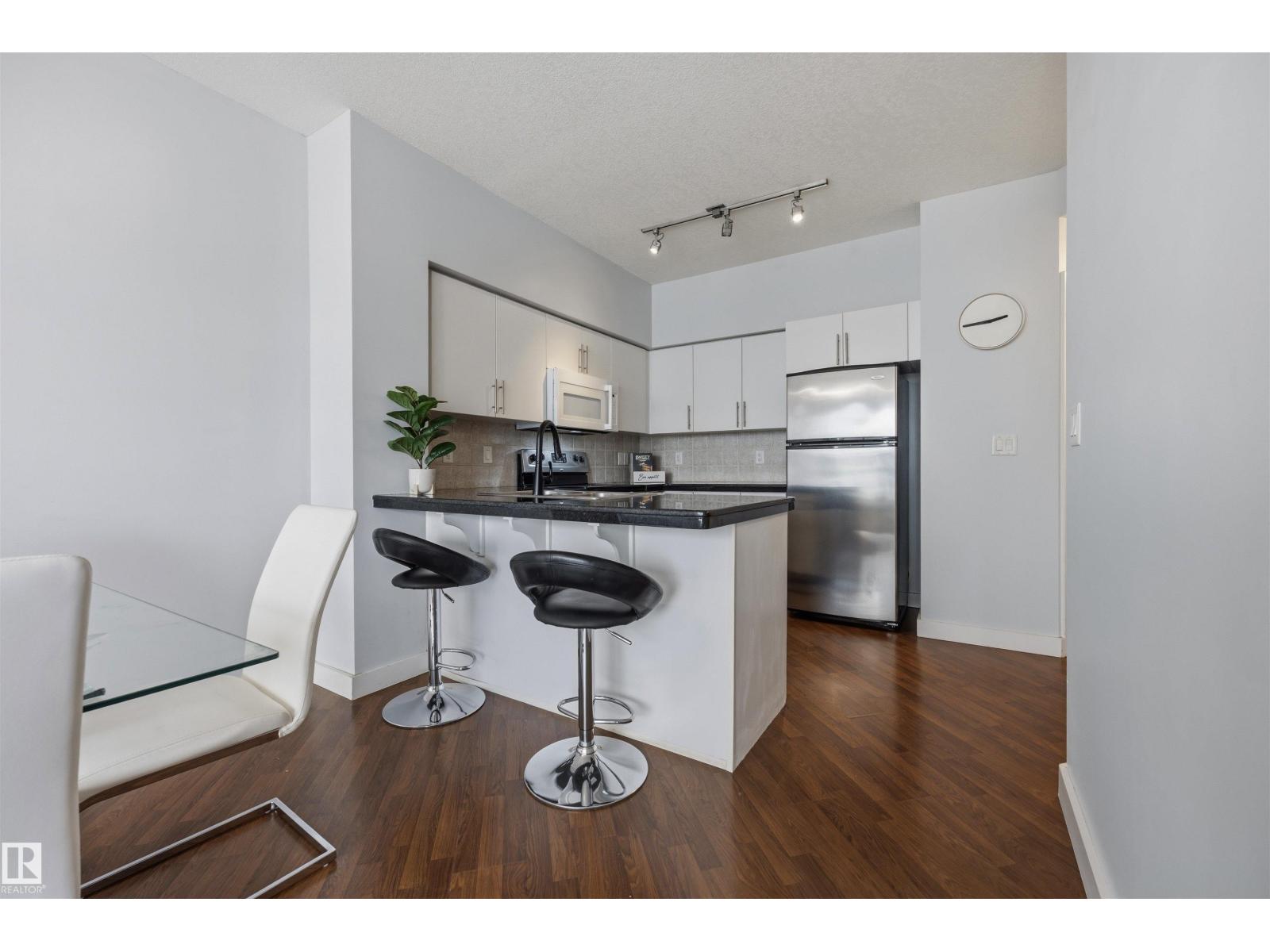 #1403 10136 104 ST NW, Edmonton