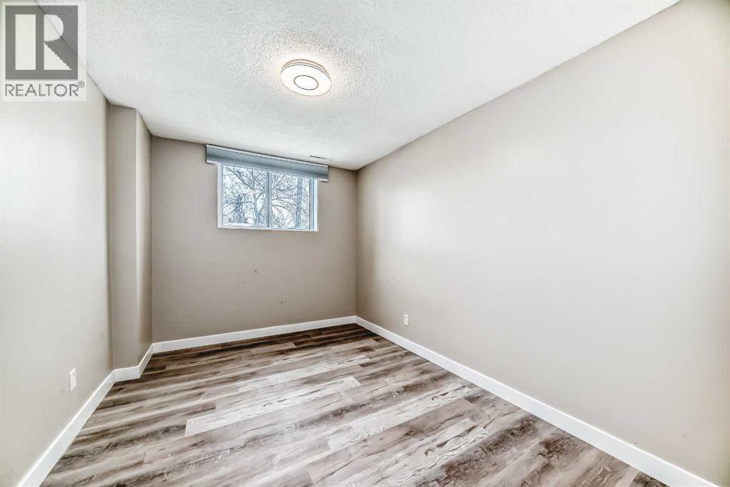 Single Family House Bi-level for Sale in  Fairmount Drive SE Acadia Calgary 