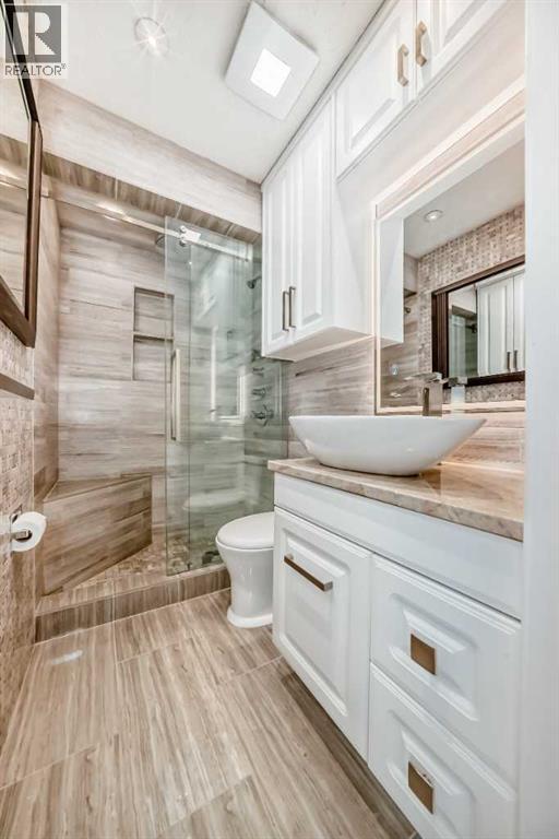 Single Family House Bi-level for Sale in  Fairmount Drive SE Acadia Calgary 