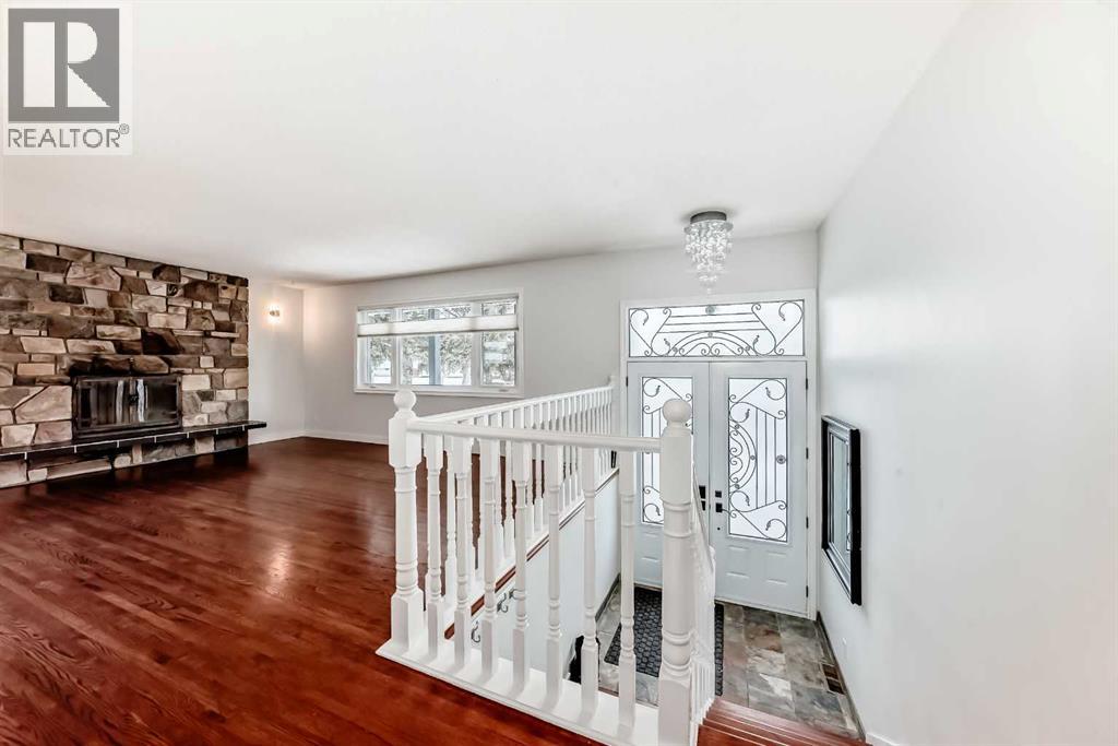 Single Family House Bi-level for Sale in  Fairmount Drive SE Acadia Calgary 