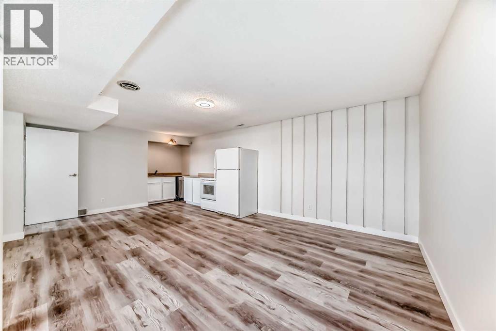 Single Family House Bi-level for Sale in  Fairmount Drive SE Acadia Calgary 