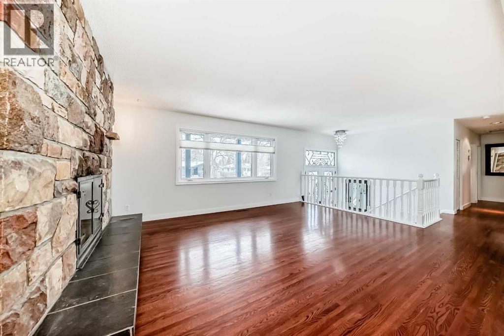 Single Family House Bi-level for Sale in  Fairmount Drive SE Acadia Calgary 