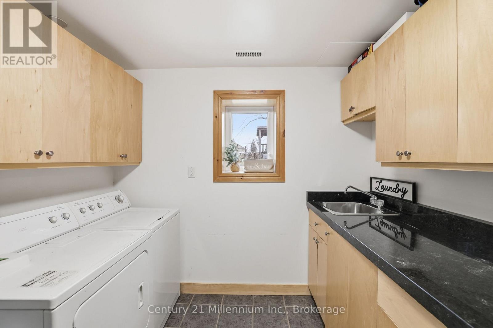170 JOHN STREET — photo 25