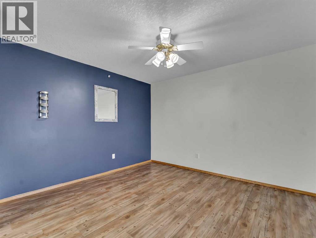 
          1535 Southview Drive Southeast
            <br/>
            <span>Medicine Hat</span>
            , 
            <span>AB</span>
             <span>T1B4H8</span>
         - Photo 14