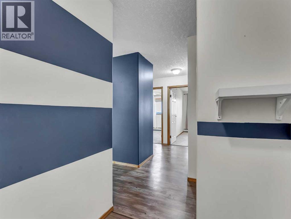 
          1535 Southview Drive Southeast
            <br/>
            <span>Medicine Hat</span>
            , 
            <span>AB</span>
             <span>T1B4H8</span>
         - Photo 5