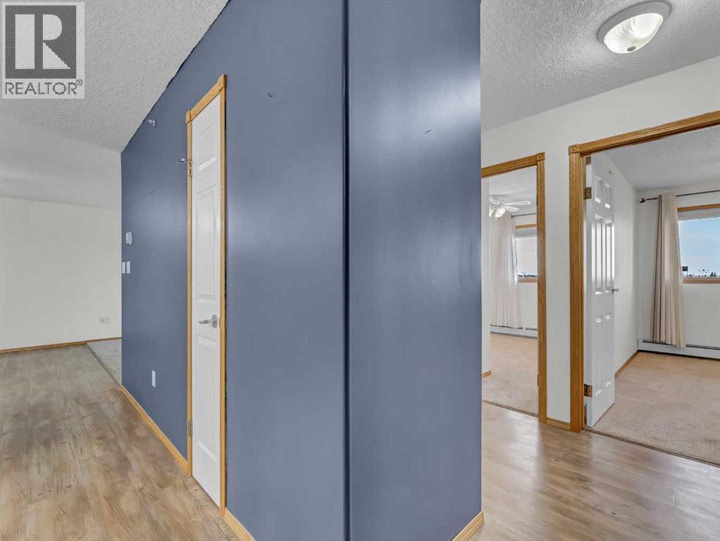 
          1535 Southview Drive Southeast
            <br/>
            <span>Medicine Hat</span>
            , 
            <span>AB</span>
             <span>T1B4H8</span>
         - Photo 7