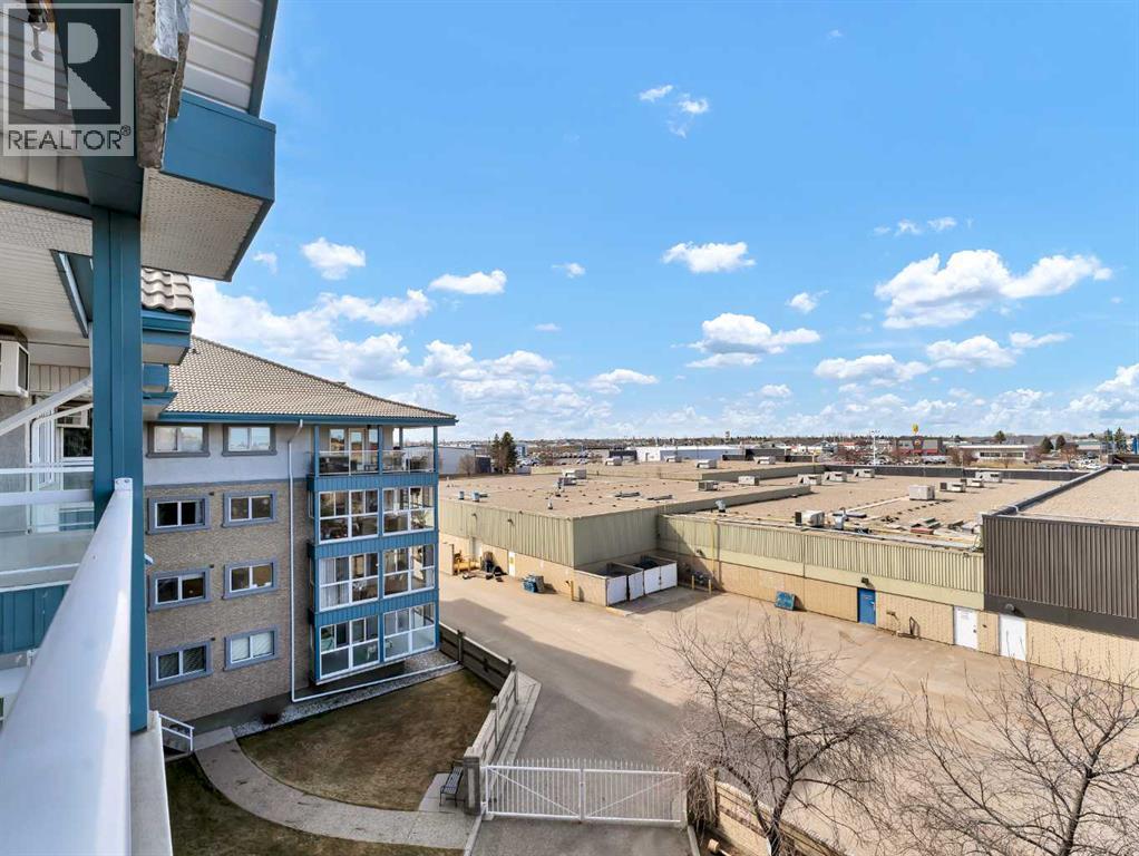 
          1535 Southview Drive Southeast
            <br/>
            <span>Medicine Hat</span>
            , 
            <span>AB</span>
             <span>T1B4H8</span>
         - Photo 31