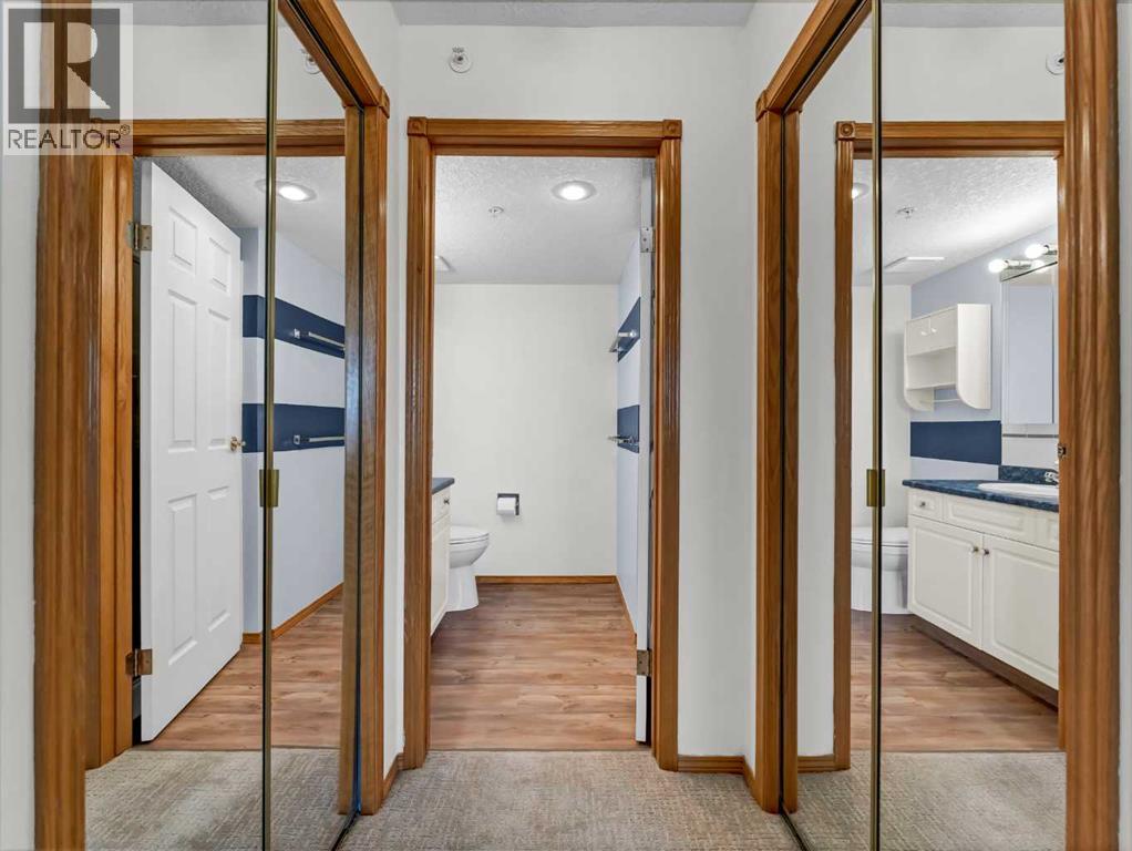 
          1535 Southview Drive Southeast
            <br/>
            <span>Medicine Hat</span>
            , 
            <span>AB</span>
             <span>T1B4H8</span>
         - Photo 25