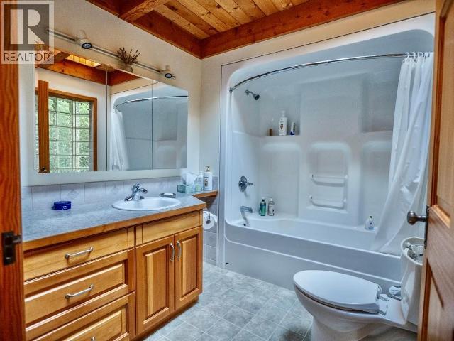 2777 CEDAR WAY, Savary Island