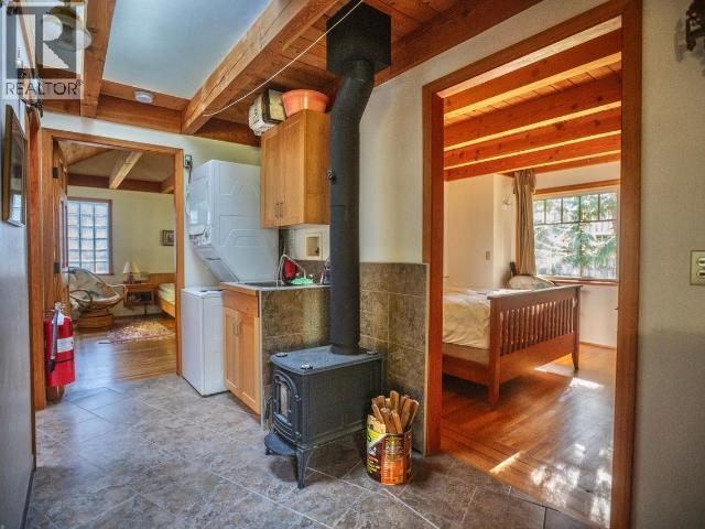 2777 CEDAR WAY, Savary Island