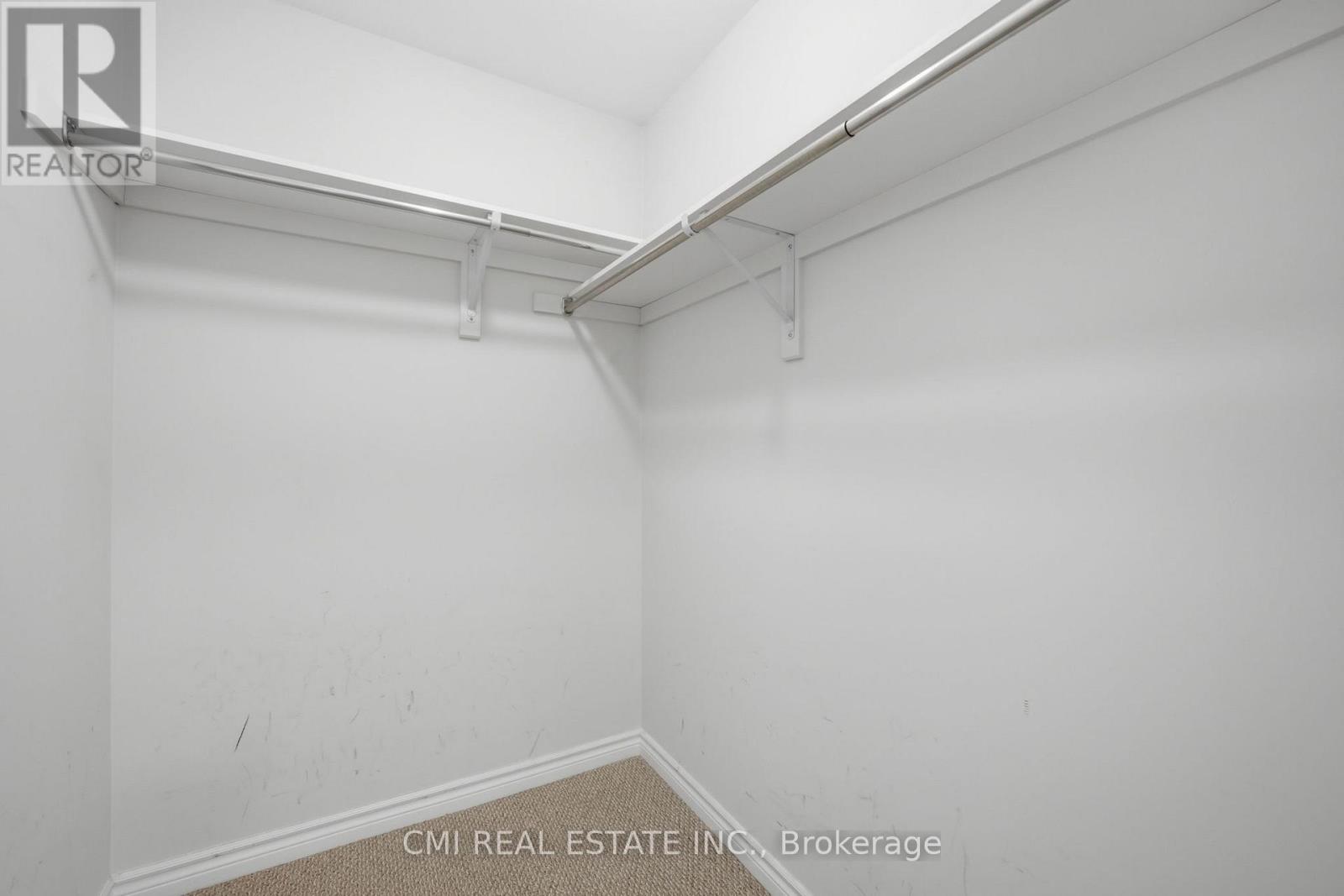 42 VALLEYBROOK CRESCENT - 33