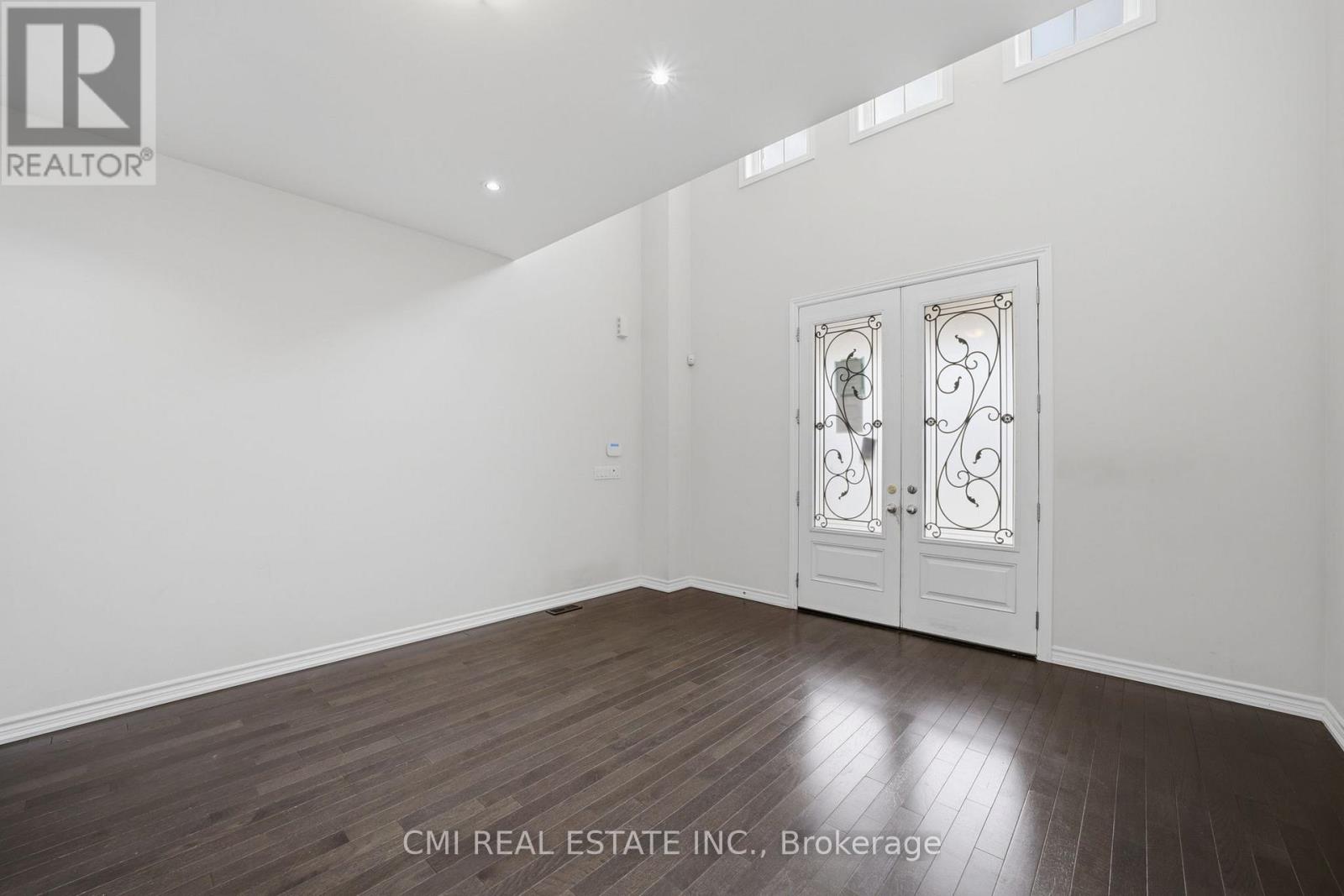 42 VALLEYBROOK CRESCENT - 4