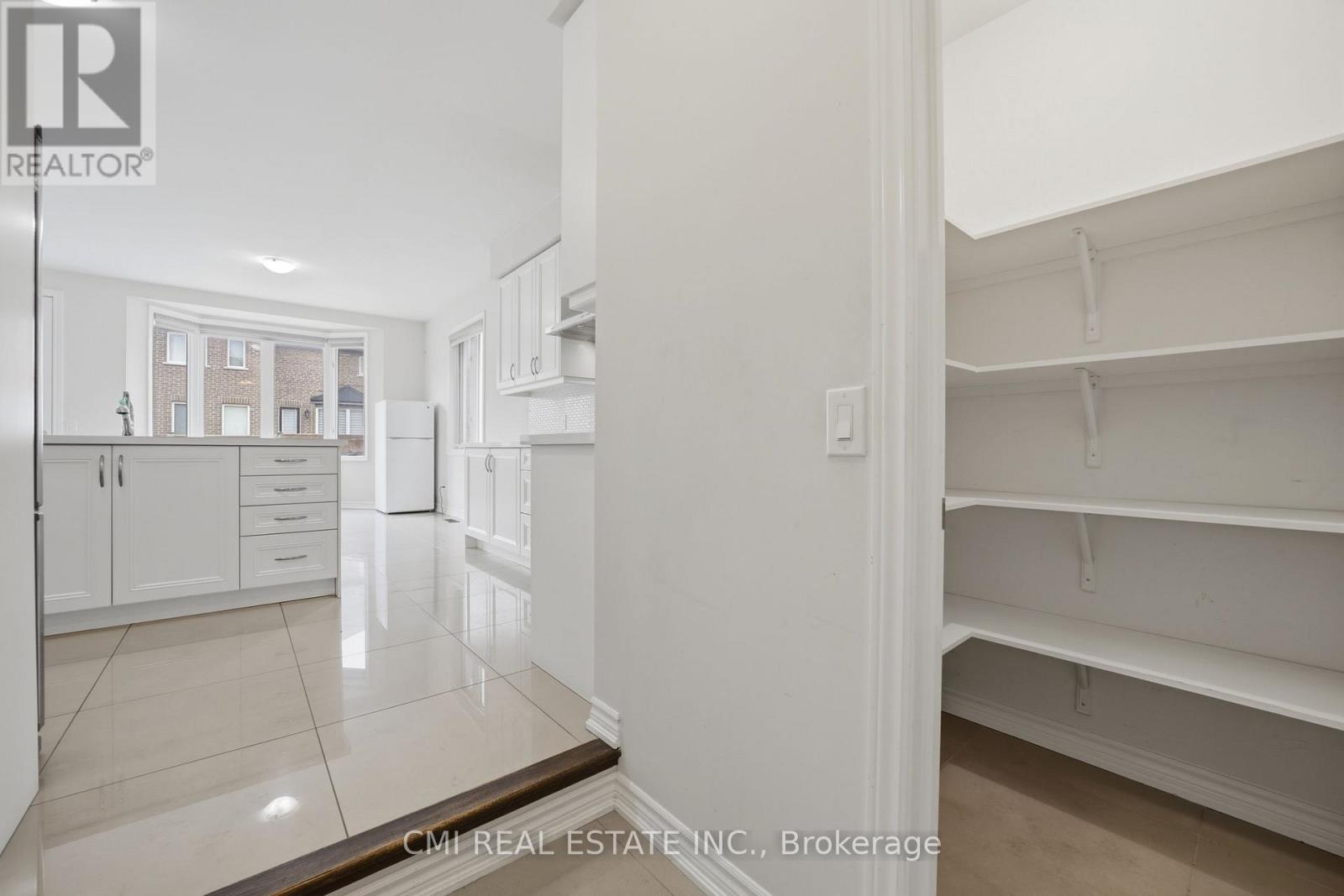 42 VALLEYBROOK CRESCENT - 40