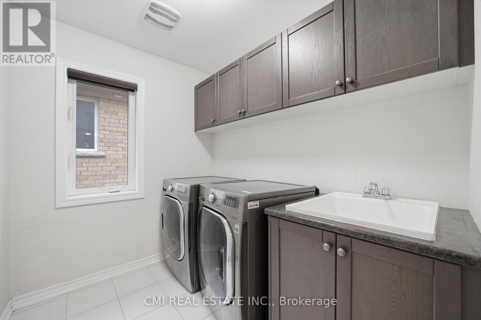 42 VALLEYBROOK CRESCENT - 41