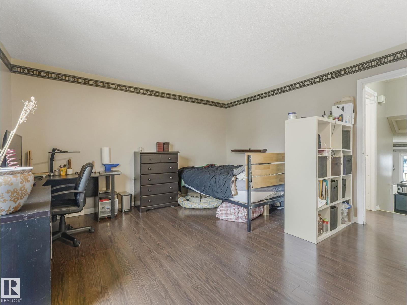 4105 41 AV NW, Edmonton