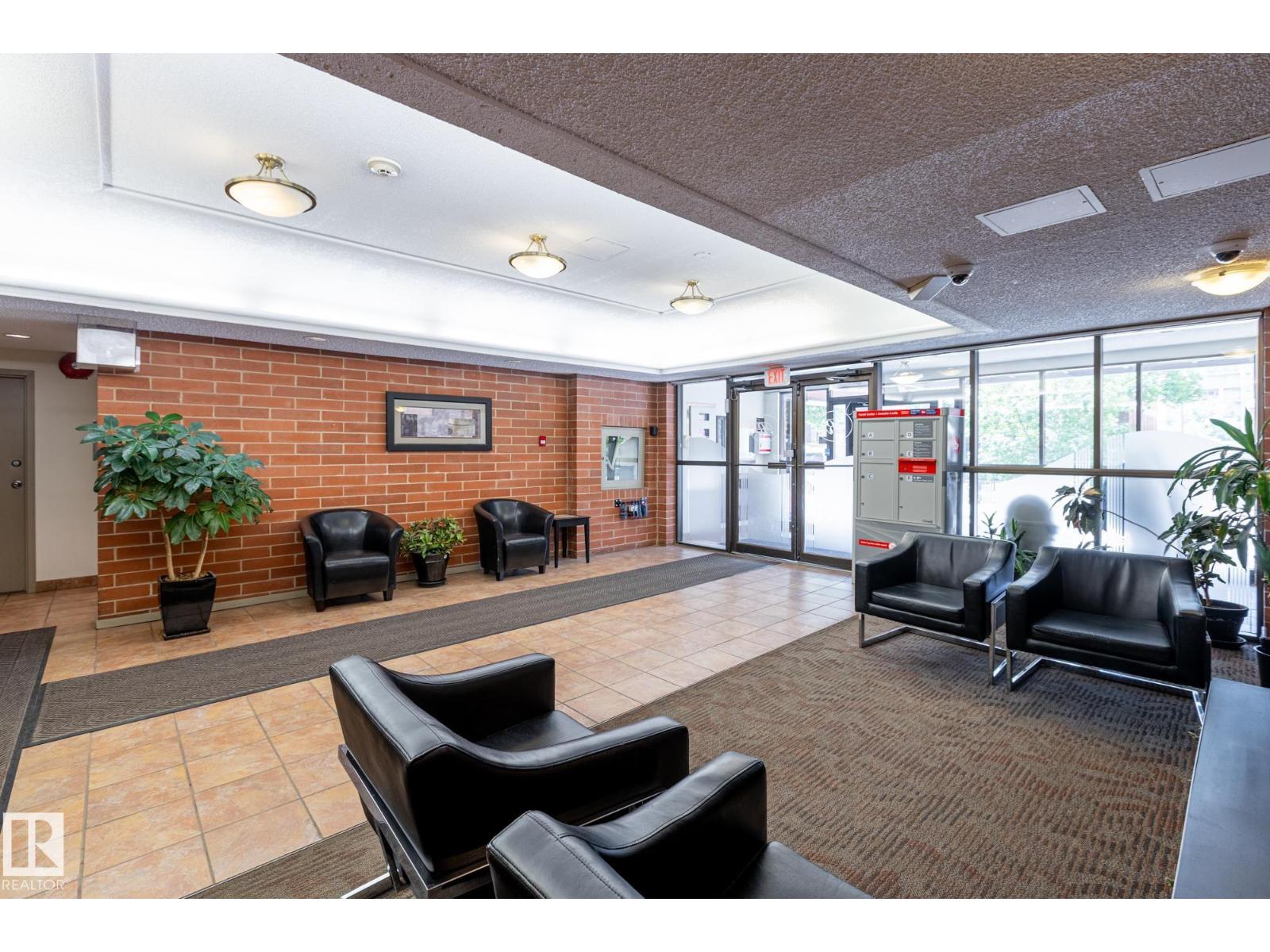 #703 9917 110 ST NW, Edmonton