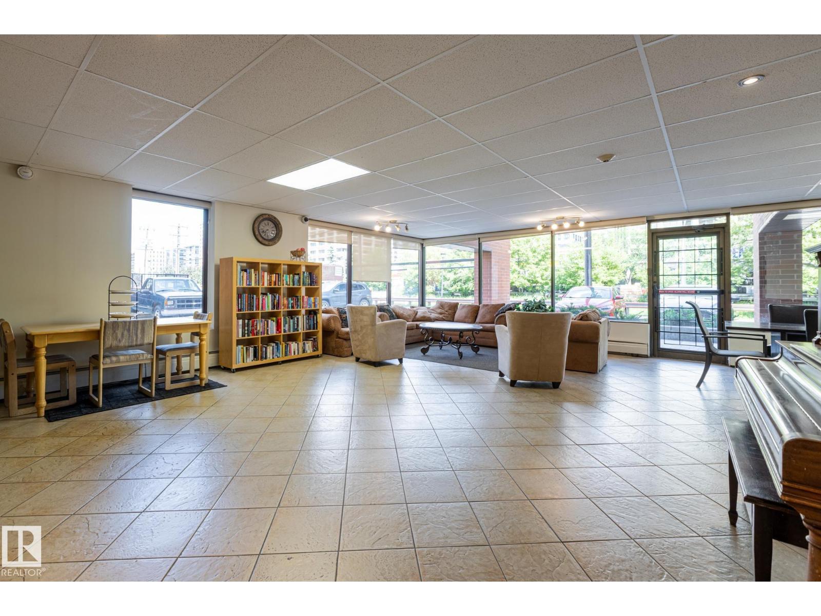 #703 9917 110 ST NW, Edmonton