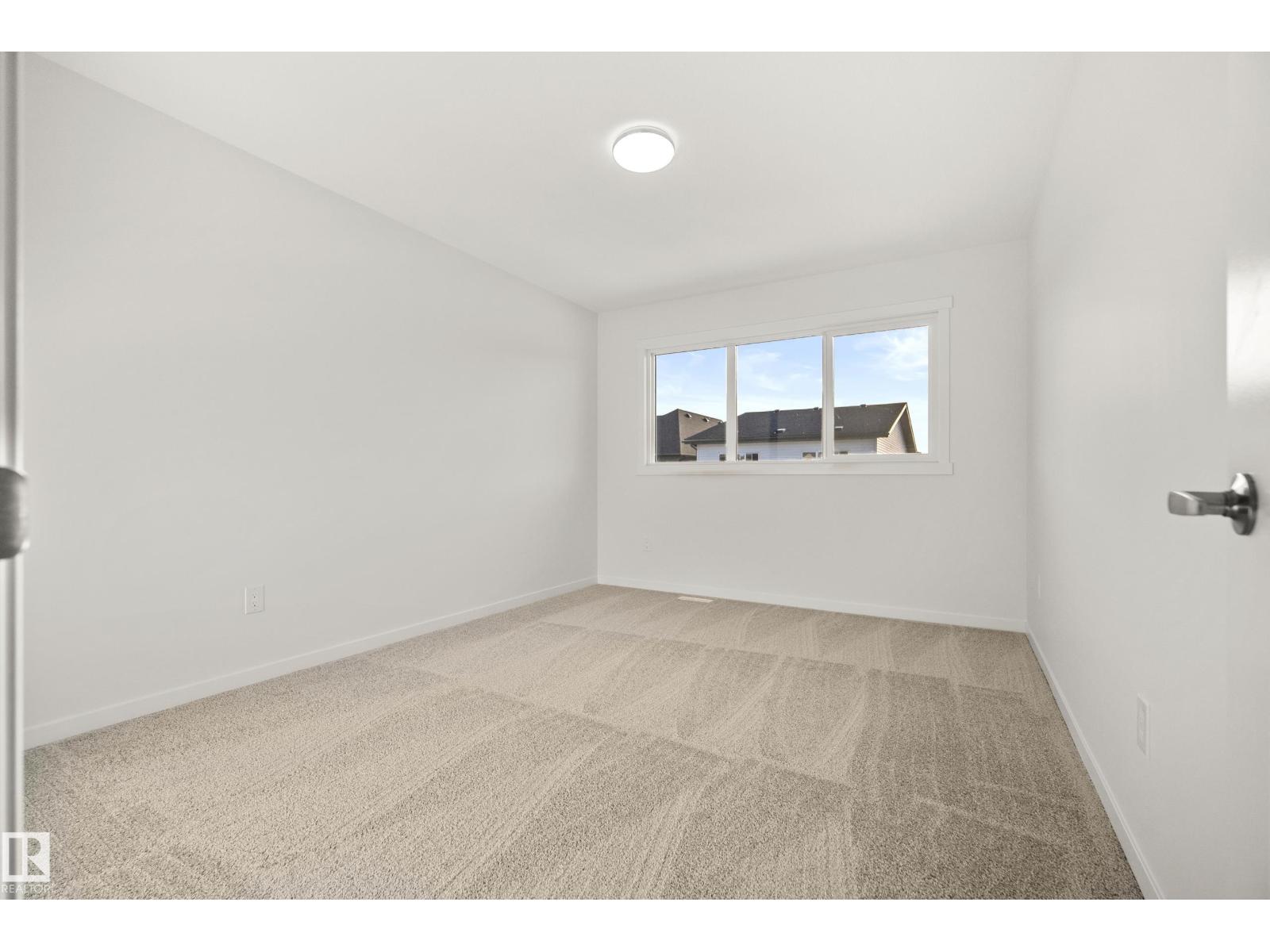 153 ROYAL ST, St. Albert