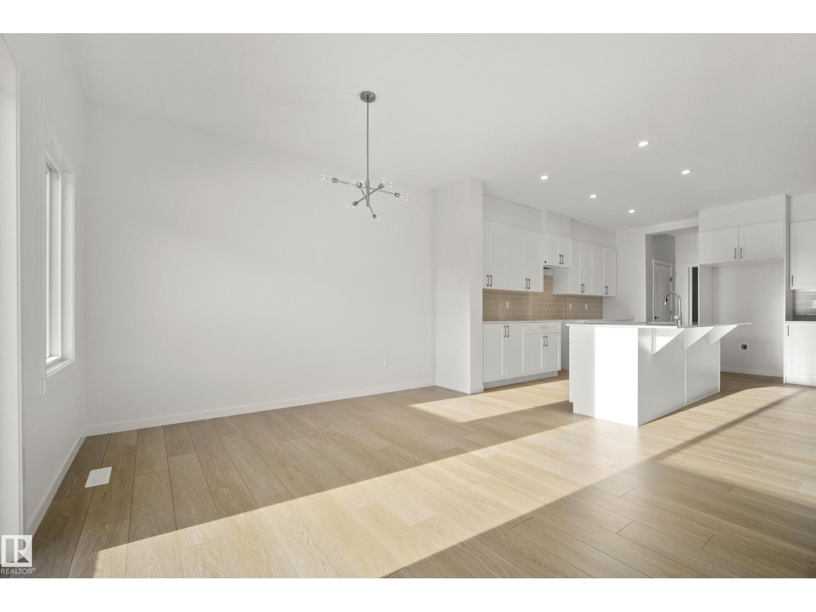 153 ROYAL ST, St. Albert