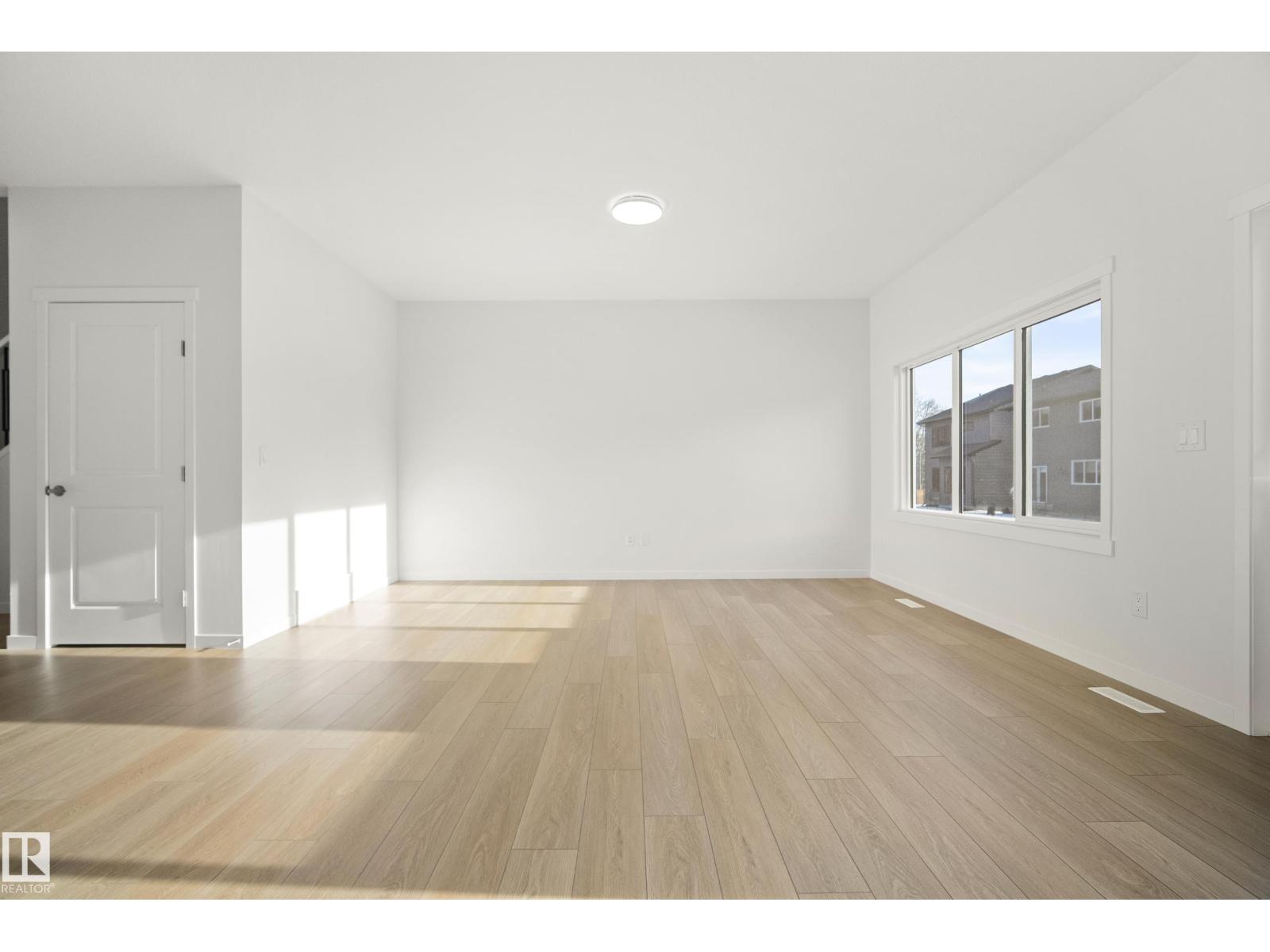 153 ROYAL ST, St. Albert