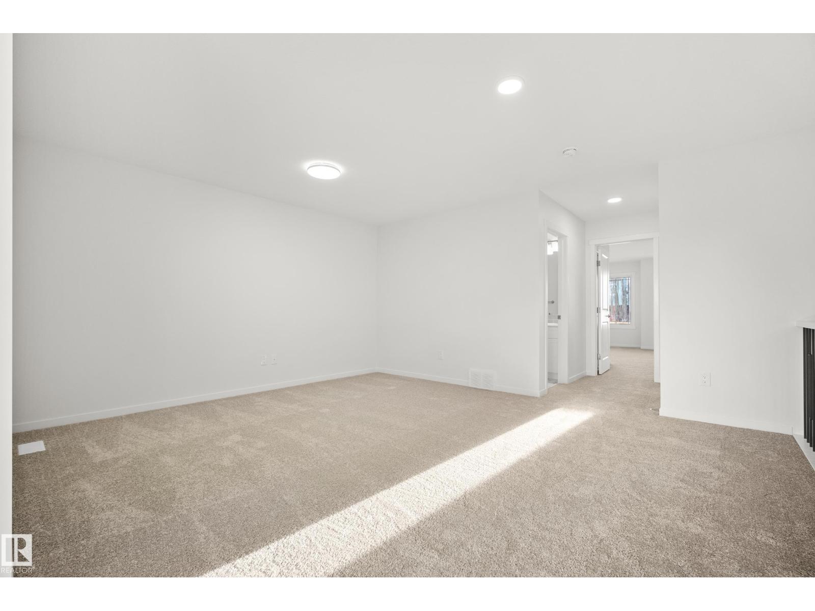 153 ROYAL ST, St. Albert