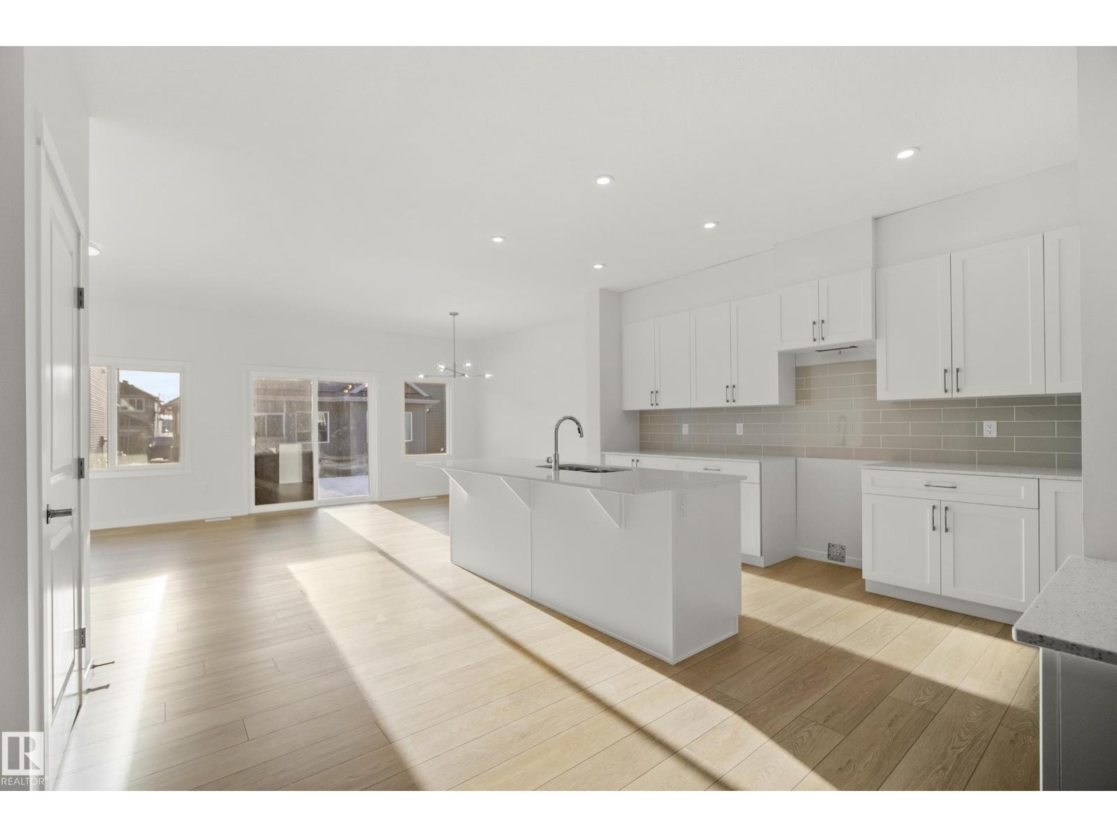 153 ROYAL ST, St. Albert